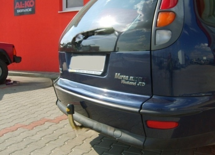 Carlig remorcare Fiat Marea Weekend dupa 1996 - 2002 demontabil automat cu maneta marca Autohak [4]