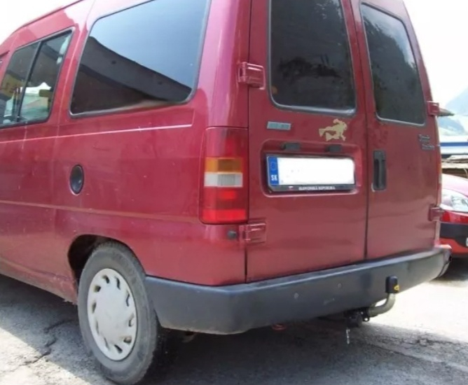Carlig remorcare Fiat Scudo 1994 - 2006 demontabil automat cu maneta marca Autohak [6]