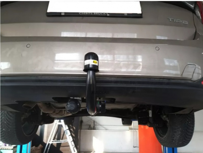 Carlig remorcare Fiat Tipo combi dupa 2017 demontabil automat vertical marca Autohak [9]