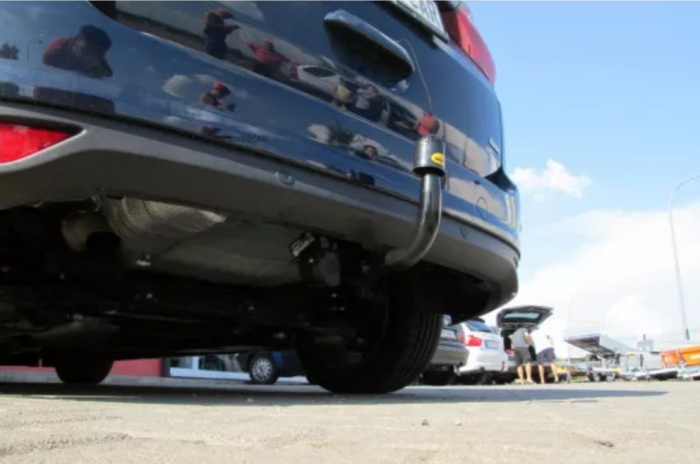 Carlig remorcare Ford C-Max dupa 2011 demontabil automat vertical marca Autohak [7]