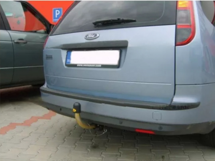 Carlig remorcare Ford Focus 2 combi 2005 - 2011 demontabil automat cu maneta marca Autohak [3]