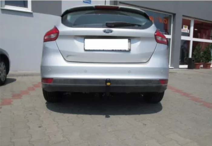 Carlig remorcare Ford Focus 3 htb 2011 - 2018 demontabil automat cu maneta marca Autohak [5]