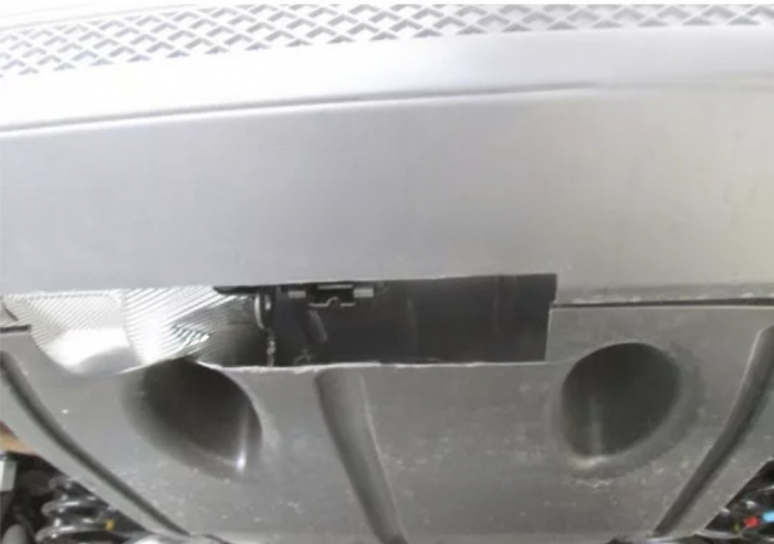 Carlig remorcare Ford Focus 3 htb 2011 -2018 demontabil automat vertical marca Autohak [7]
