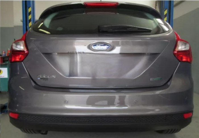 Carlig remorcare Ford Focus 3 htb 2011 -2018 demontabil automat vertical marca Autohak [6]