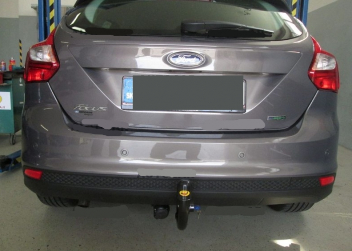 Carlig remorcare Ford Focus 3 htb 2011 -2018 demontabil automat vertical marca Autohak [4]