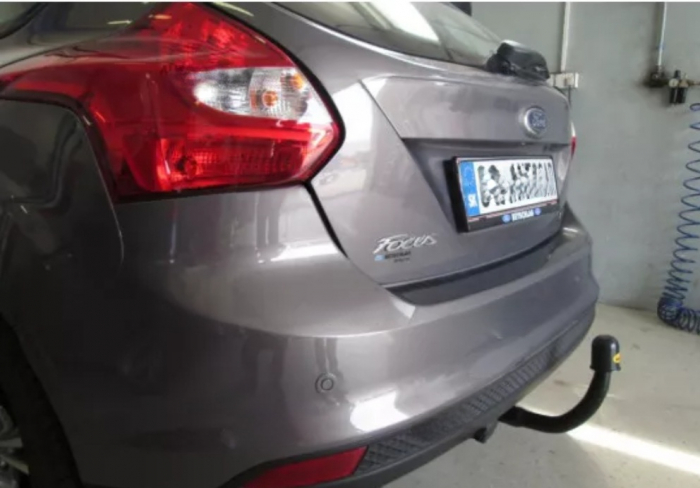 Carlig remorcare Ford Focus 3 htb 2011 -2018 demontabil automat vertical marca Autohak [5]