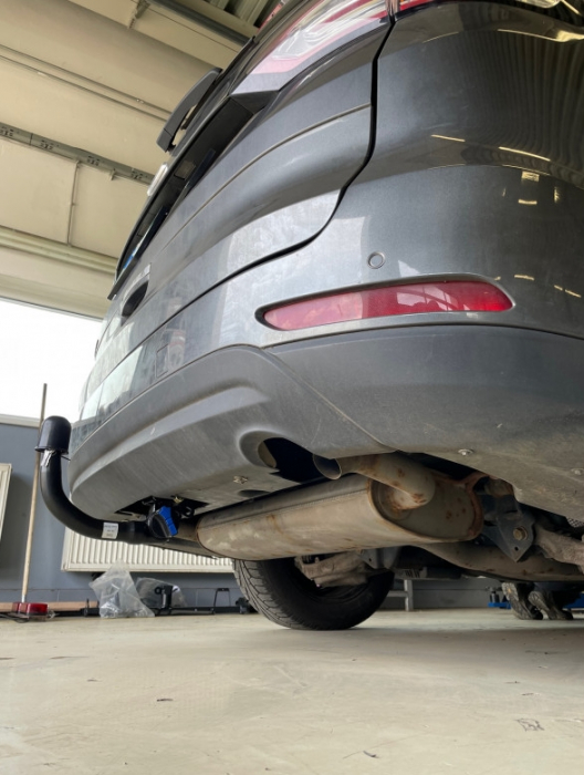 Carlig remorcare Ford Galaxy dupa 2015 demontabil automat vertical marca Autohak [7]