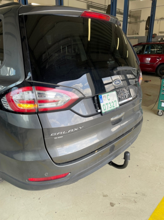 Carlig remorcare Ford Galaxy dupa 2015 demontabil automat vertical marca Autohak [9]