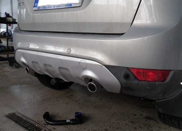 Carlig remorcare Ford Kuga dupa 2008 demontabil automat vertical marca Autohak [6]