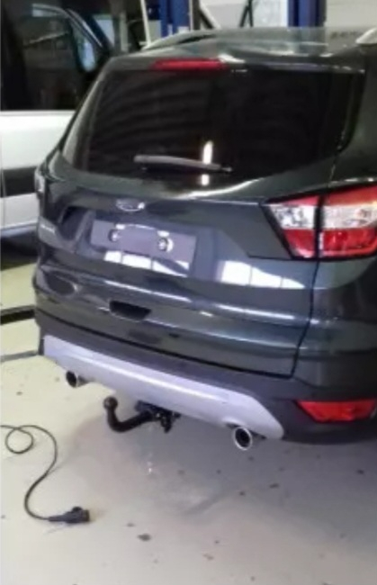Carlig remorcare Ford Kuga dupa 2013 demontabil automat cu maneta marca Autohak [4]