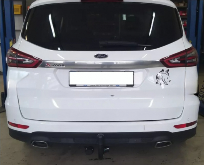 Carlig remorcare Ford S-Max dupa 2015 demontabil automat vertical marca Autohak [4]
