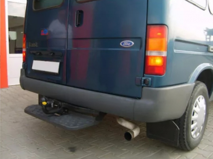 Carlig remorcare Ford Transit duba/platforma 1991-2000 marca Autohak [3]