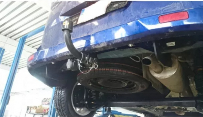 Carlig remorcare Ford Transit / Tourneo Courier dupa 2014 demontabil automat cu maneta [5]
