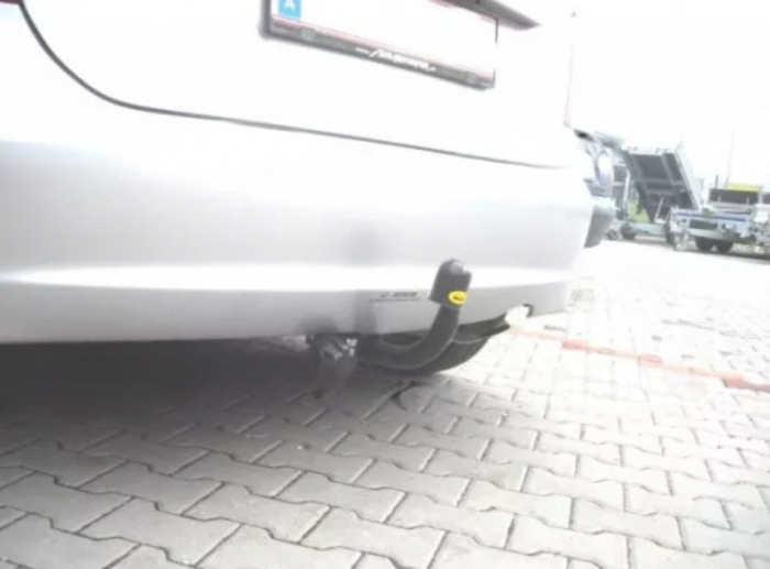 Carlig remorcare Honda FR-V dupa 2005 marca Autohak [5]