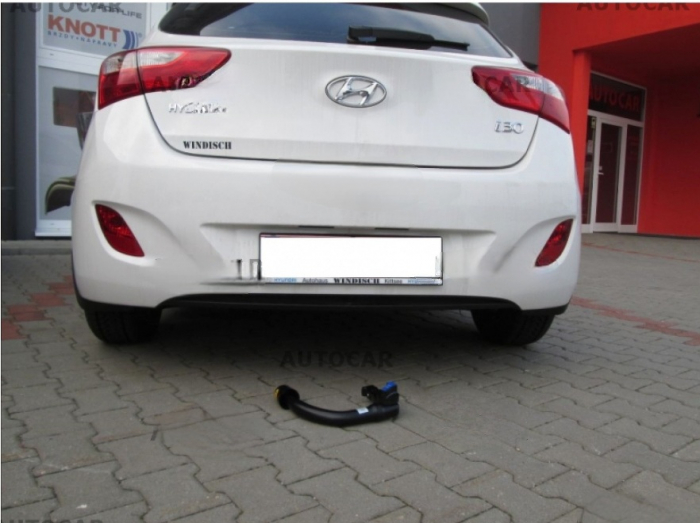 Carlig remorcare Hyundai i30 5 usi 2012 - 2017 demontabil automat vertical marca Autohak [7]
