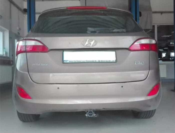 Carlig remorcare Hyundai i30 combi 2012 - 2017 demontabil automat cu maneta marca Autohak [2]