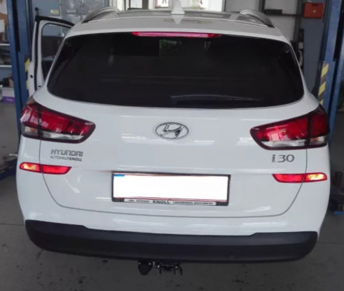 Carlig remorcare Hyundai i30 combi 2017 - 2019 demontabil automat cu maneta marca Autohak [6]