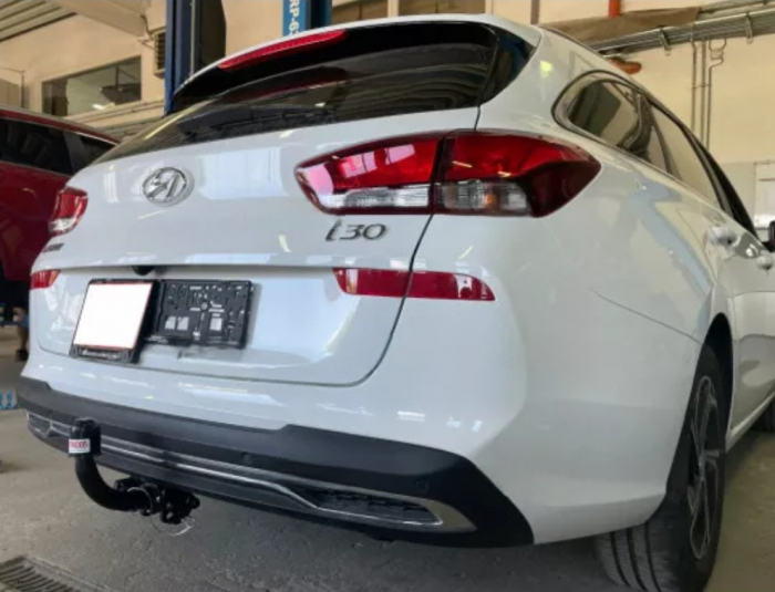 Carlig remorcare Hyundai i30 combi dupa 06/2020 demontabil automat cu maneta marca Autohak [4]