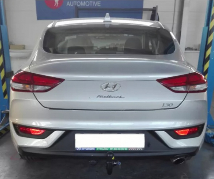 Carlig remorcare Hyundai i30 Fastback dupa 2018 demontabil automat vertical marca Autohak [4]