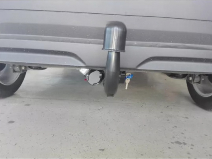 Carlig remorcare Hyundai Kona dupa 2017 (benzina) demontabil automat vertical marca Autohak [5]