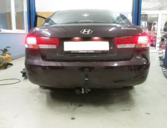 Carlig remorcare Hyundai Sonata 4 usi dupa 2005 marca Autohak [2]