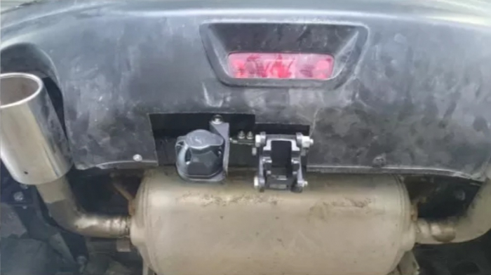 Carlig remorcare Infiniti FX30, FX37, FX50 dupa 2008 demontabil automat vertical marca Thule [3]