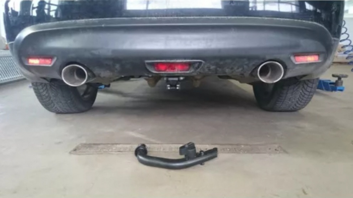 Carlig remorcare Infiniti FX30, FX37, FX50 dupa 2008 demontabil automat vertical marca Thule [5]