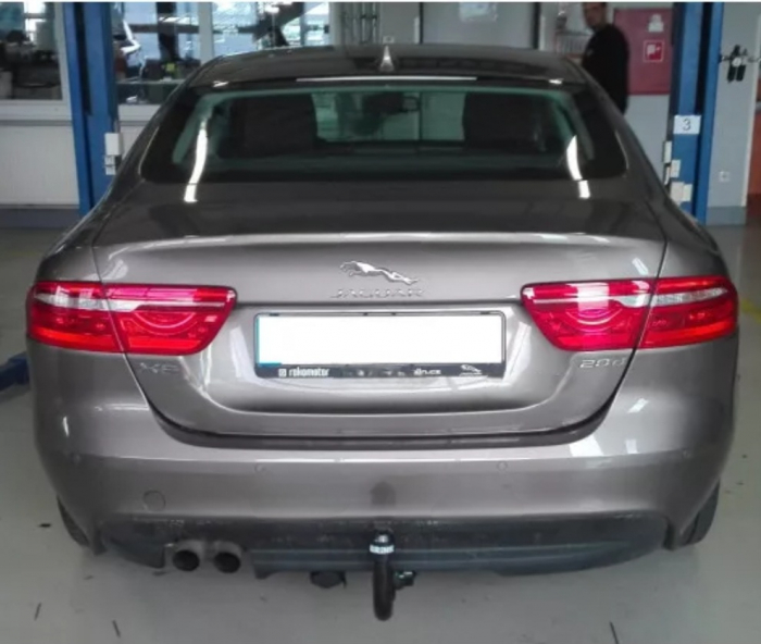Carlig remorcare Jaguar XE sedan 2015 - 02/2019 demontabil automat vertical marca Brink [5]