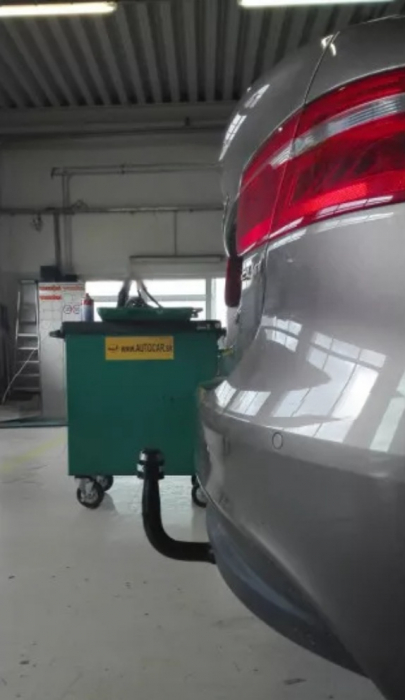 Carlig remorcare Jaguar XE sedan 2015 - 02/2019 demontabil automat vertical marca Brink [3]