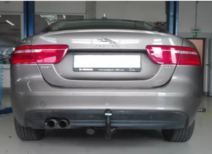 Carlig remorcare Jaguar XE sedan 2015 - 02/2019 demontabil automat vertical marca Brink [2]