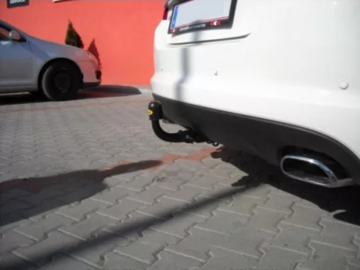 Carlig remorcare Jaguar XF sedan 2008 - 2015 demontabil automat vertical marca Thule [3]