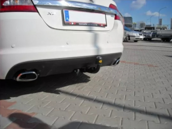 Carlig remorcare Jaguar XF sedan 2008 - 2015 demontabil automat vertical marca Thule [4]
