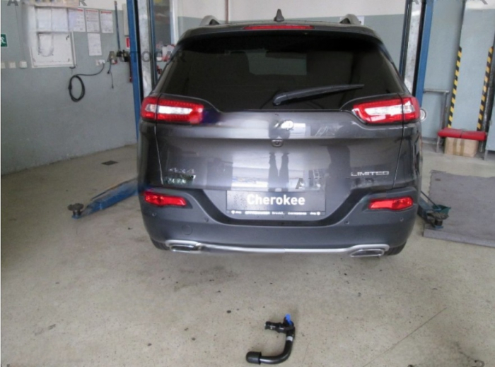 Carlig remorcare Jeep Cherokee KL dupa 2014 demontabil automat vertical marca Autohak [9]