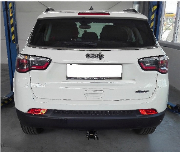 Carlig remorcare Jeep Compass dupa 2016 demontabil automat cu maneta marca Autohak [4]