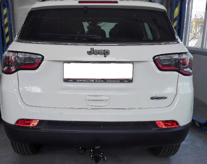 Carlig remorcare Jeep Compass dupa 2016 demontabil automat cu maneta marca Autohak [5]