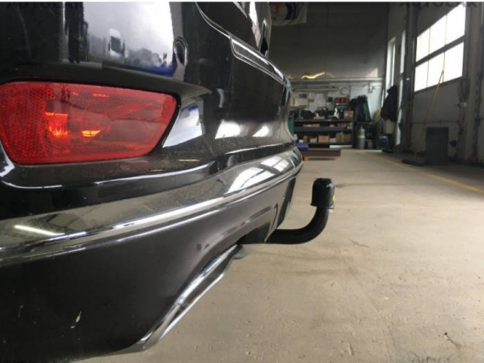 Carlig remorcare Jeep Grand Cherokee dupa 2011 demontabil automat vertical marca Autohak [6]