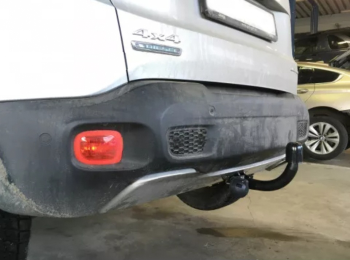 Carlig remorcare Jeep Renegade dupa 2014 marca Autohak r56s [6]