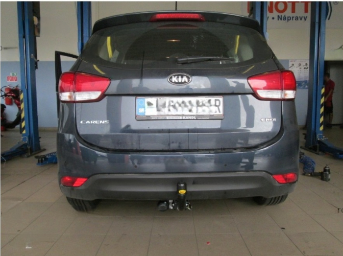 Carlig remorcare Kia Carens dupa 2013 demontabil automat cu maneta marca Autohak [2]