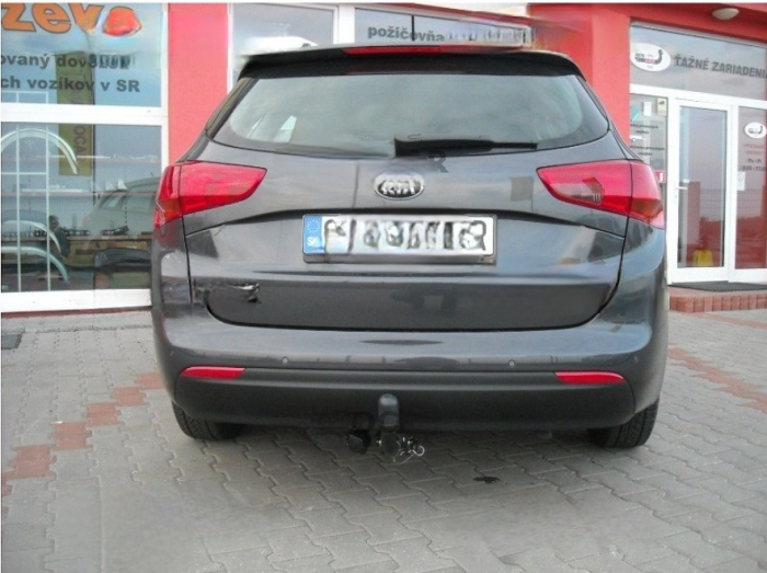 Carlig remorcare Kia Ceed combi 2012 - 2018 demontabil automat cu maneta marca Autohak [5]