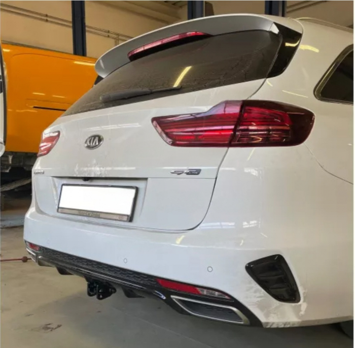 Carlig remorcare Kia Ceed combi dupa 2018 demontabil automat cu maneta marca Autohak [8]