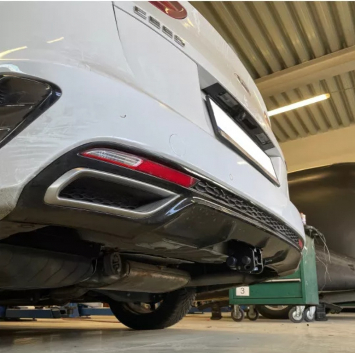 Carlig remorcare Kia Ceed combi dupa 2018 demontabil automat cu maneta marca Autohak [9]