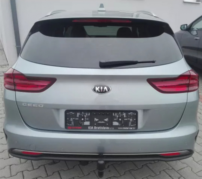 Carlig remorcare Kia Ceed combi dupa 2018 demontabil automat vertical marca Autohak [4]