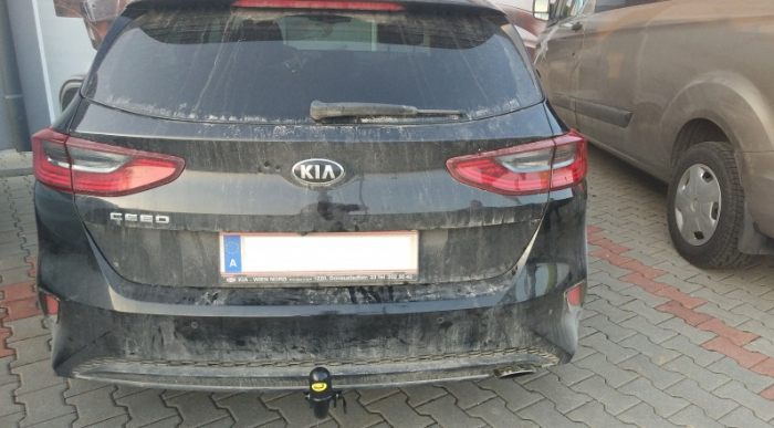 Carlig remorcare Kia Ceed htb dupa 2018 demontabil automat cu maneta marca Autohak [5]