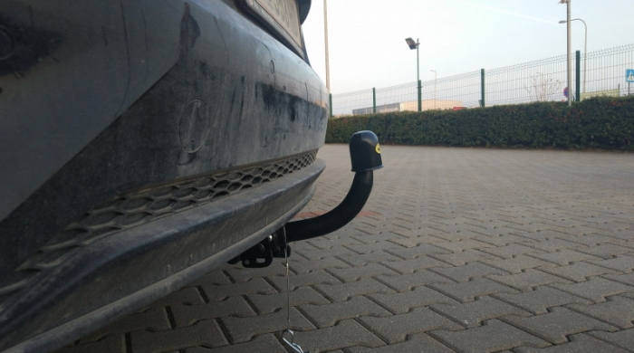 Carlig remorcare Kia Ceed htb dupa 2018 demontabil automat cu maneta marca Autohak [3]