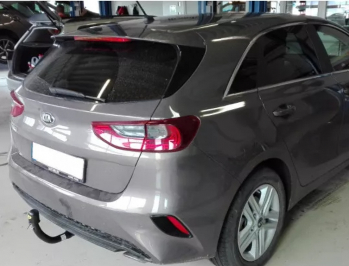 Carlig remorcare Kia Ceed htb dupa 2018 demontabil automat vertical marca Autohak [6]