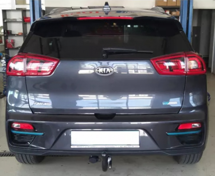 Carlig remorcare Kia E-Niro dupa 04/2019 demontabil automat vertical marca GDW [2]