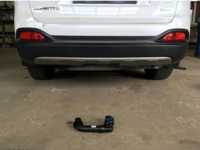 Carlig remorcare Kia Sorento 2015 - 2018 demontabil automat vertical marca Autohak [5]