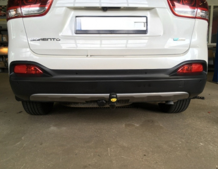 Carlig remorcare Kia Sorento 2015 - 2018 demontabil automat vertical marca Autohak [7]
