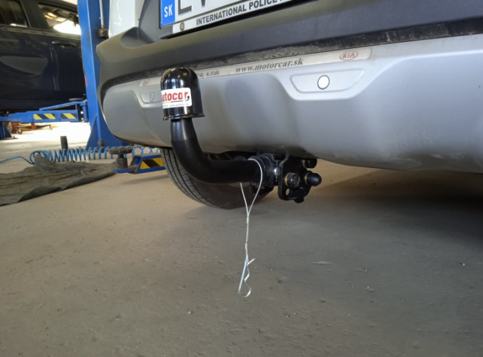 Carlig remorcare Kia Stonic dupa 2017 demontabil automat cu maneta marca Autohak [5]