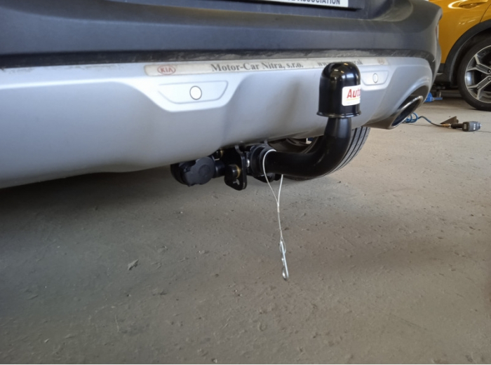 Carlig remorcare Kia Stonic dupa 2017 demontabil automat cu maneta marca Autohak [6]